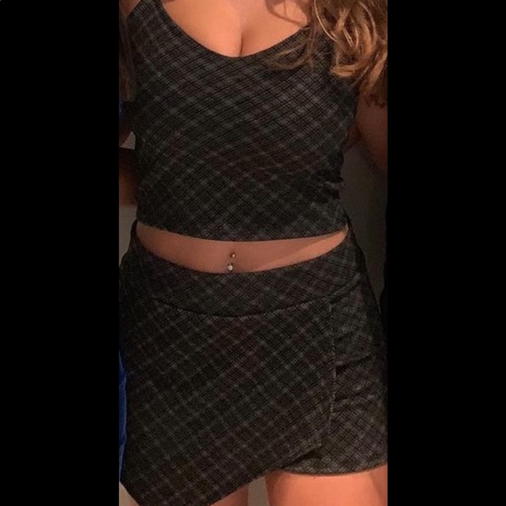 2 Piece Set - Picture 3 of 3